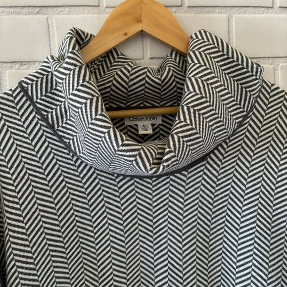 Calvin Klein cowl neck sweater Size Small - Picture 10 of 10